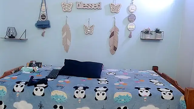 evannesanicol08 online show from November 5, 2025, 2:17 pm