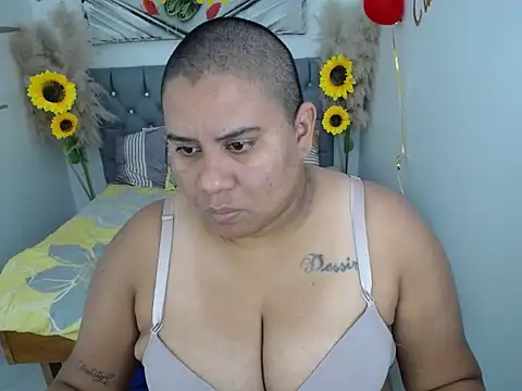 hotlesby valery online show from October 21, 2025, 12:17 pm