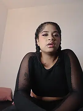 Snapshot of camilafoox7 chatting on October 9, 2025, 4:10 am camilafoox7 online show from October 9, 2025, 4:10 am