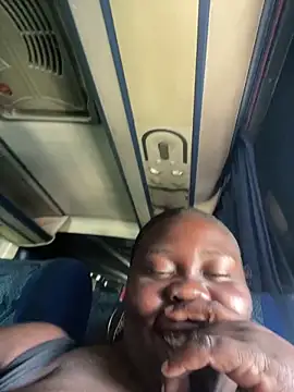 CarolinaGomez  online show from April 20, 2026, 4:32 pm