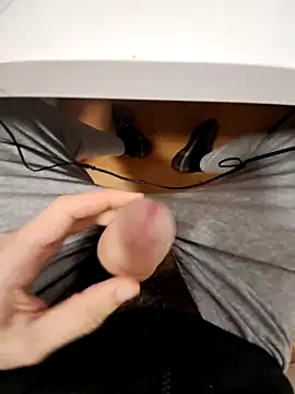 Snapshot of mecumming2 chatting on October 31, 2025, 11:00 am mecumming2 online show from October 31, 2025, 11:00 am