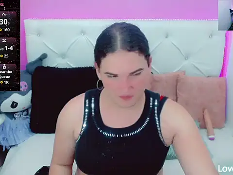 Snapshot of x_daniiela_x chatting on October 24, 2025, 7:32 pm x daniiela x online show from October 24, 2025, 7:32 pm