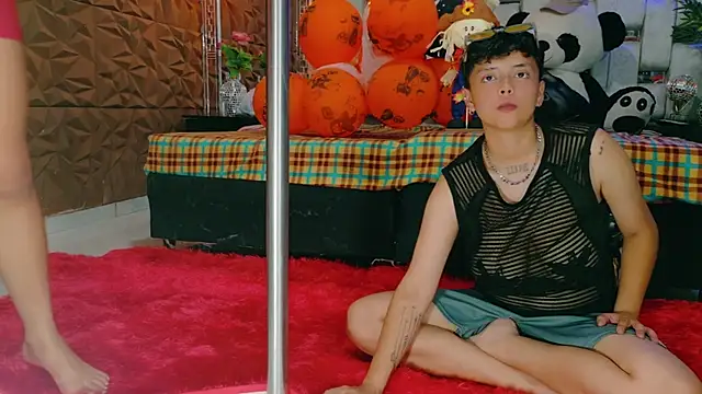 Twindesires online show from October 29, 2025, 5:20 am