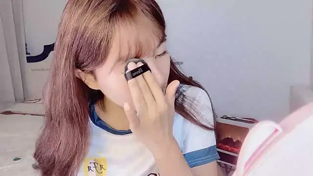 Snapshot of Thalia1149 chatting on October 18, 2025, 3:31 am Thalia1149 online show from October 18, 2025, 3:31 am