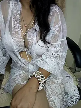 Hey Jully online show from October 8, 2025, 4:43 am