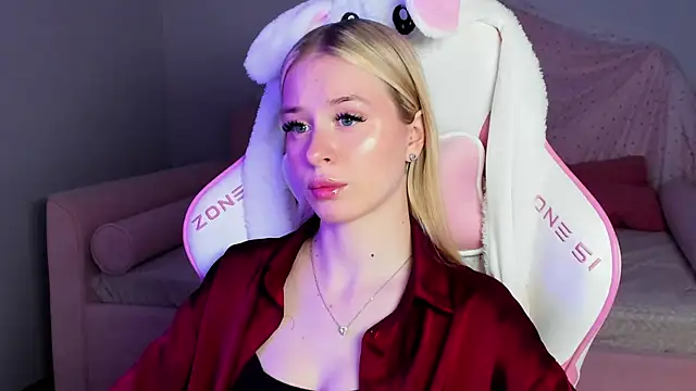 MiaGraces online show from November 14, 2025, 5:33 pm