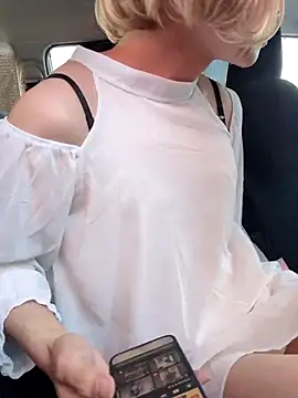 takusaki223 online show from April 13, 2026, 6:41 am