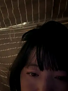 Snapshot of Tramy_xx chatting on October 11, 2025, 1:53 pm Tramy xx online show from October 11, 2025, 1:53 pm