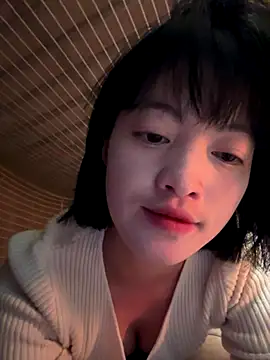 Snapshot of Tramy_xx chatting on October 21, 2025, 6:58 am Tramy xx online show from October 21, 2025, 6:58 am