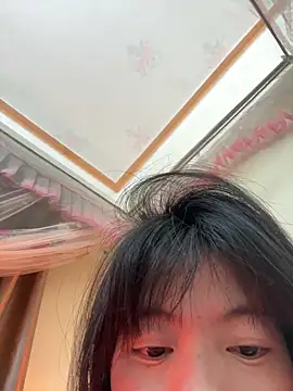 Snapshot of Tramy_xx chatting on February 14, 2026, 12:02 pm Tramy xx online show from February 14, 2026, 12:02 pm