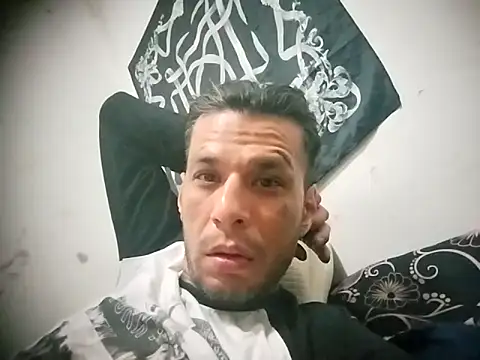 Snapshot of ese_Valentin_rico chatting on September 28, 2025, 8:20 am ese Valentin rico online show from September 28, 2025, 8:20 am