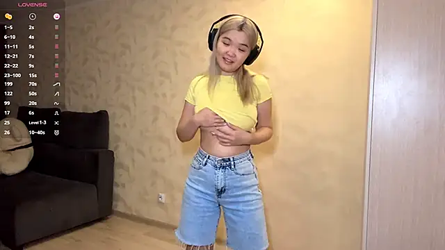 CarolannSide online show from October 16, 2025, 5:41 am