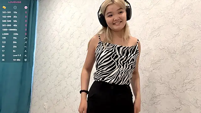 CarolannSide online show from October 18, 2025, 8:37 am