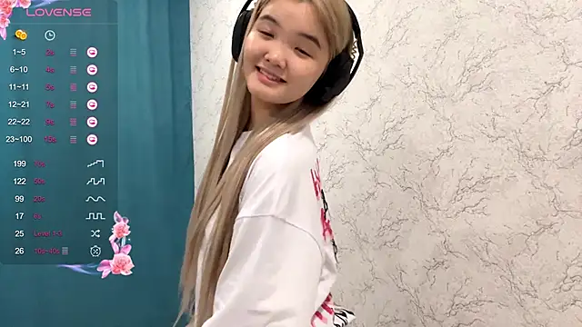 CarolannSide online show from October 31, 2025, 5:30 am