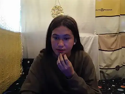Snapshot of girlyesha chatting on October 15, 2025, 1:17 am girlyesha online show from October 15, 2025, 1:17 am