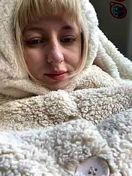 RonnieKiss online show from October 18, 2025, 5:32 am