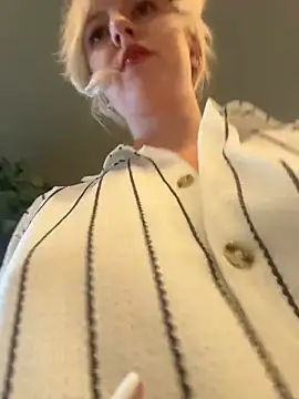 Snapshot of RonnieKiss chatting on May 29, 2026, 10:24 am RonnieKiss online show from May 29, 2026, 10:24 am