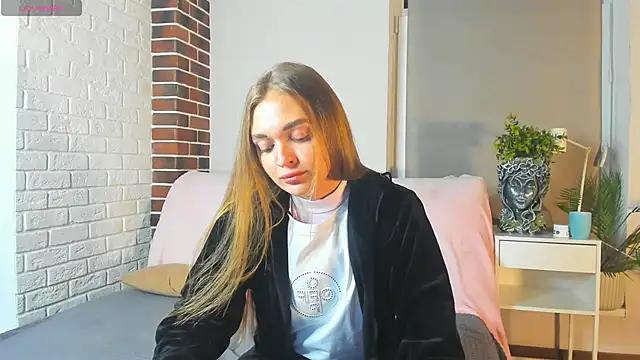 MarryLuz online show from September 28, 2025, 6:24 pm