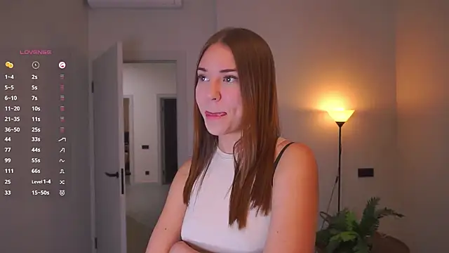 Snapshot of AdrianaCoenen chatting on November 5, 2025, 3:56 pm AdrianaCoenen online show from November 5, 2025, 3:56 pm