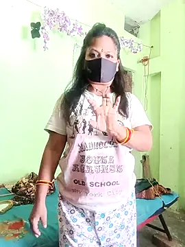 Mona darling21 online show from May 19, 2026, 6:31 am