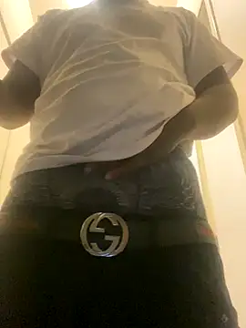 girlwatt online show from November 17, 2025, 3:45 am