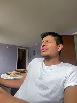 AnotherJuan  online show from October 3, 2025, 1:19 pm