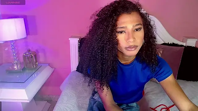 Snapshot of _IsabellaRousse chatting on October 2, 2025, 6:48 pm IsabellaRousse online show from October 2, 2025, 6:48 pm