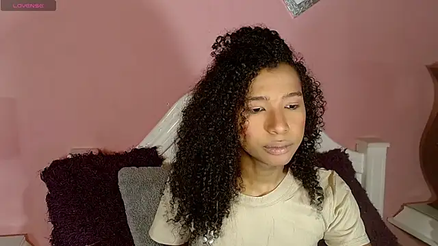 Snapshot of _IsabellaRousse chatting on November 7, 2025, 7:03 pm IsabellaRousse online show from November 7, 2025, 7:03 pm