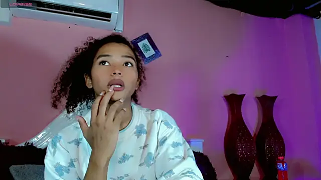 Snapshot of _IsabellaRousse chatting on November 9, 2025, 7:34 pm IsabellaRousse online show from November 9, 2025, 7:34 pm