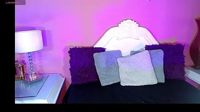 Snapshot of _IsabellaRousse chatting on November 13, 2025, 7:24 pm IsabellaRousse online show from November 13, 2025, 7:24 pm