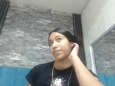 Lil Rose2006 online show from October 11, 2025, 12:04 pm