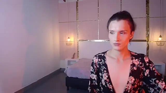 IsabelFernandez online show from October 5, 2025, 4:00 am