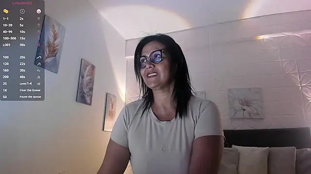 EmillyLim online show from March 3, 2026, 8:26 pm