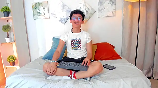 liam twiink online show from January 18, 2026, 2:37 am