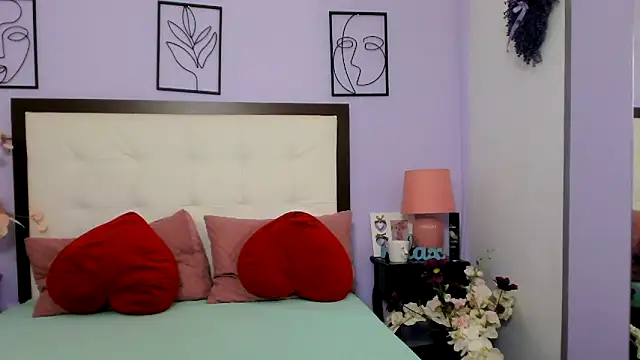 Golden Kittyy online show from November 6, 2025, 6:09 pm