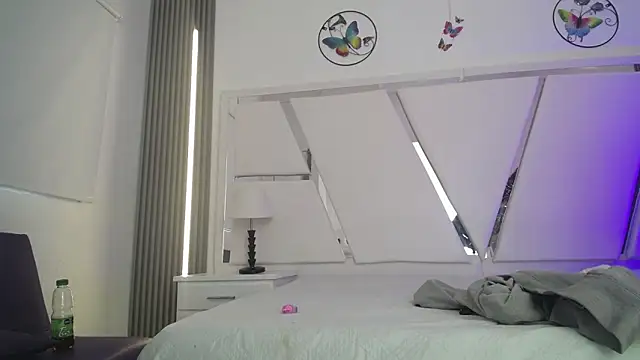 oblivionlove online show from November 28, 2025, 8:11 pm