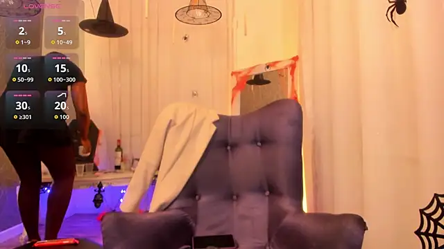 LolaJenkinss online show from November 5, 2025, 1:11 pm