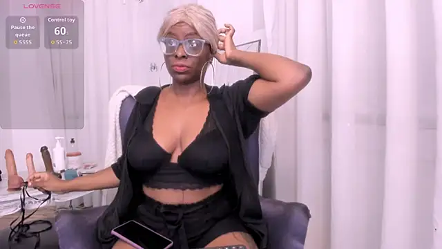 LolaJenkinss online show from November 8, 2025, 12:05 pm