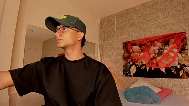 mike wills3 online show from October 19, 2025, 3:18 am