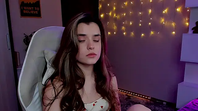 CharmingVixen online show from November 8, 2025, 2:17 pm