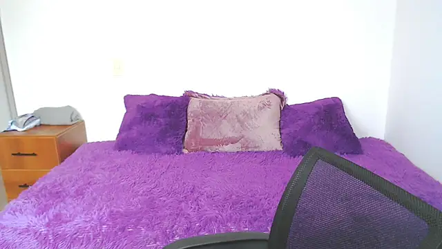 brendasantos 77 online show from October 20, 2025, 2:17 pm