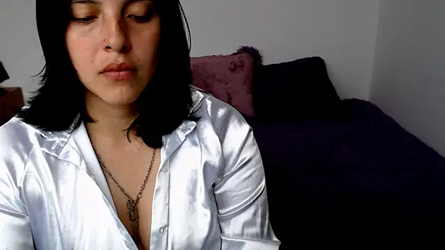 brendasantos 77 online show from November 6, 2025, 1:34 pm