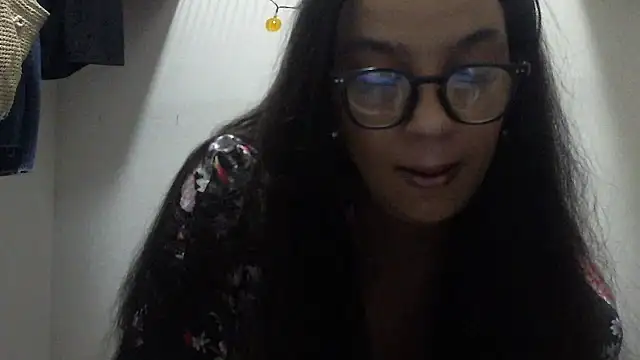 Snapshot of lotuzpetals chatting on October 3, 2025, 8:22 am lotuzpetals online show from October 3, 2025, 8:22 am