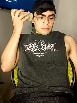 Snapshot of Mason_grey chatting on October 5, 2025, 11:57 pm Mason grey online show from October 5, 2025, 11:57 pm