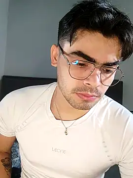 Snapshot of Mason_grey chatting on November 2, 2025, 11:45 am Mason grey online show from November 2, 2025, 11:45 am