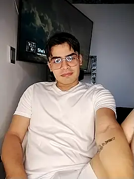 Snapshot of Mason_grey chatting on November 6, 2025, 12:28 pm Mason grey online show from November 6, 2025, 12:28 pm