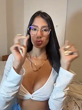 Julieta Duque online show from February 19, 2026, 1:01 am