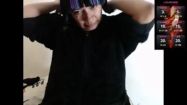 Acelinrose online show from September 29, 2025, 10:09 am