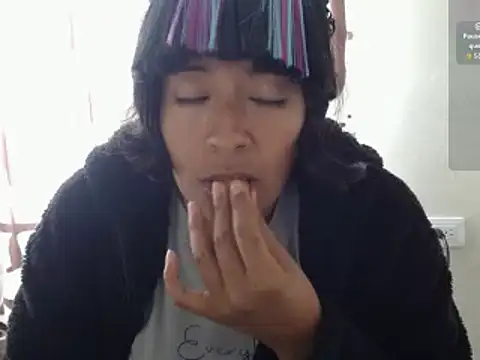 Acelinrose online show from March 10, 2026, 6:35 pm