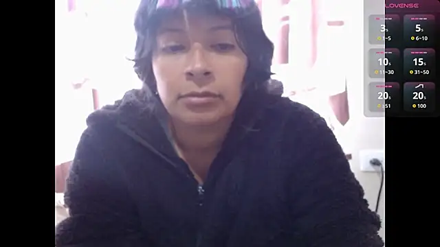 Snapshot of Acelinrose chatting on June 25, 2026, 1:37 pm Acelinrose online show from June 25, 2026, 1:37 pm
